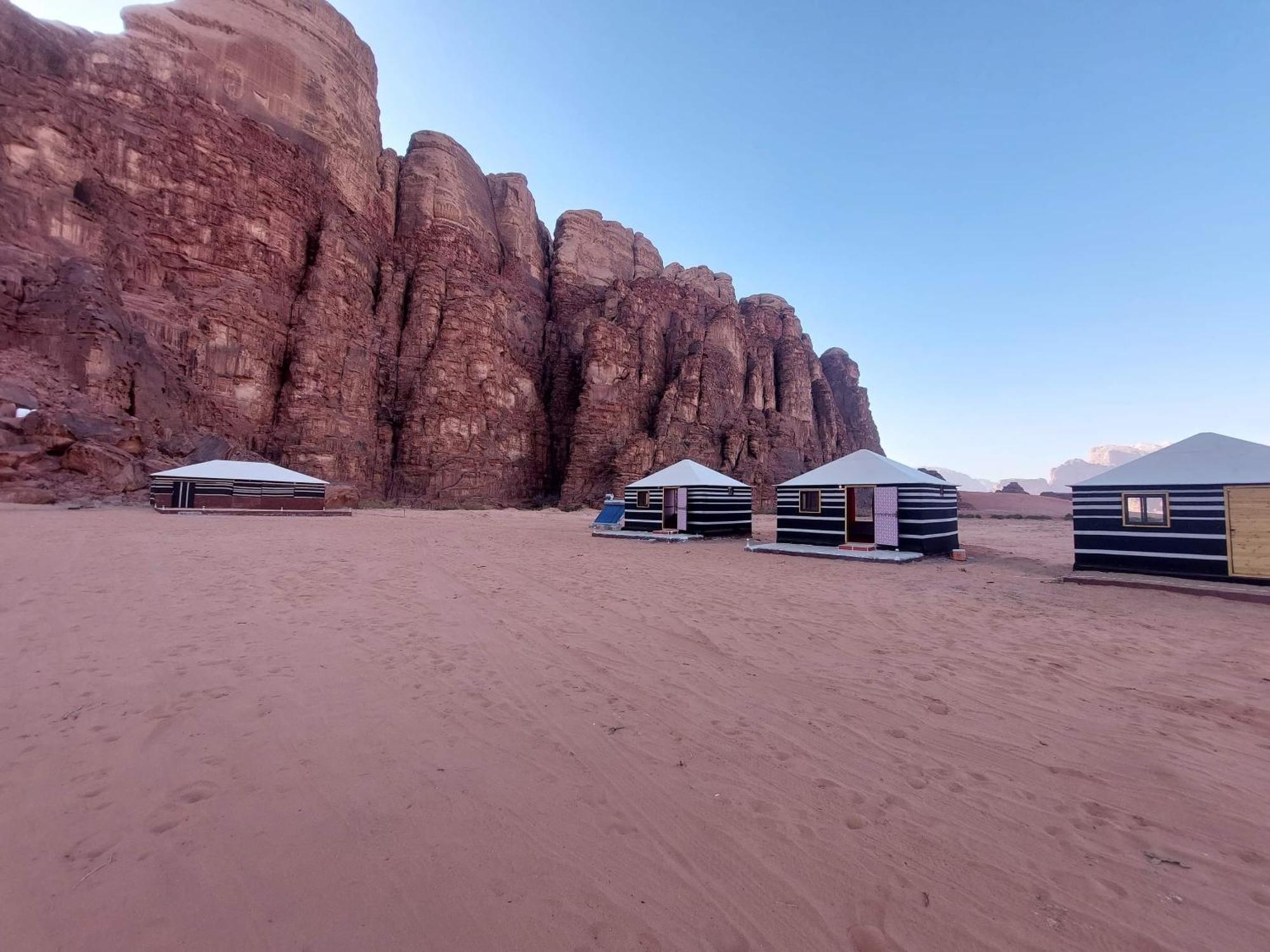 Authentic Bedouin Camp วาดิรัม ภายนอก รูปภาพ